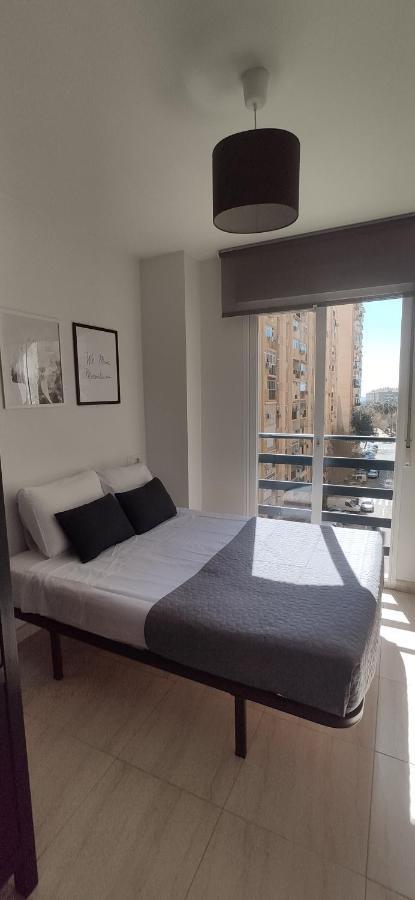 Huelin House Beach And Sun, Con Parking Y A 500 Metros De La Playa Apartment Malaga Bagian luar foto
