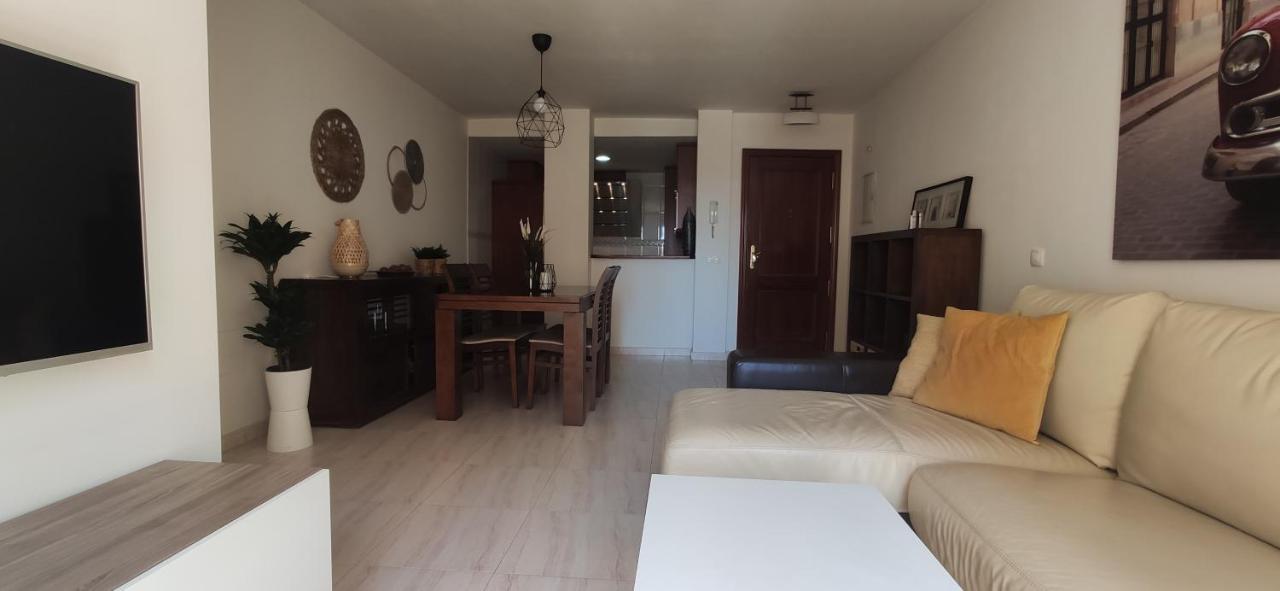 Huelin House Beach And Sun, Con Parking Y A 500 Metros De La Playa Apartment Malaga Bagian luar foto